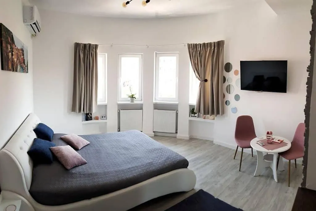Sunny Central Suite location